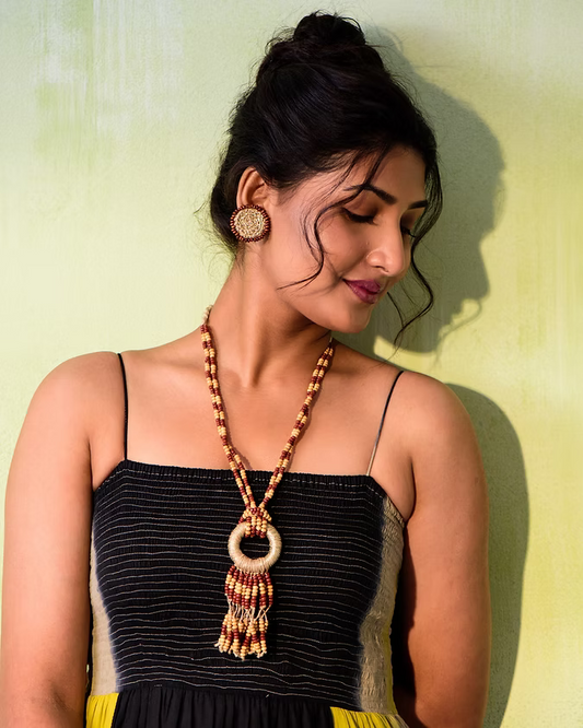 Adjustable Jute, Wooden Beads and Glass Beads Fringe Pendant Necklace