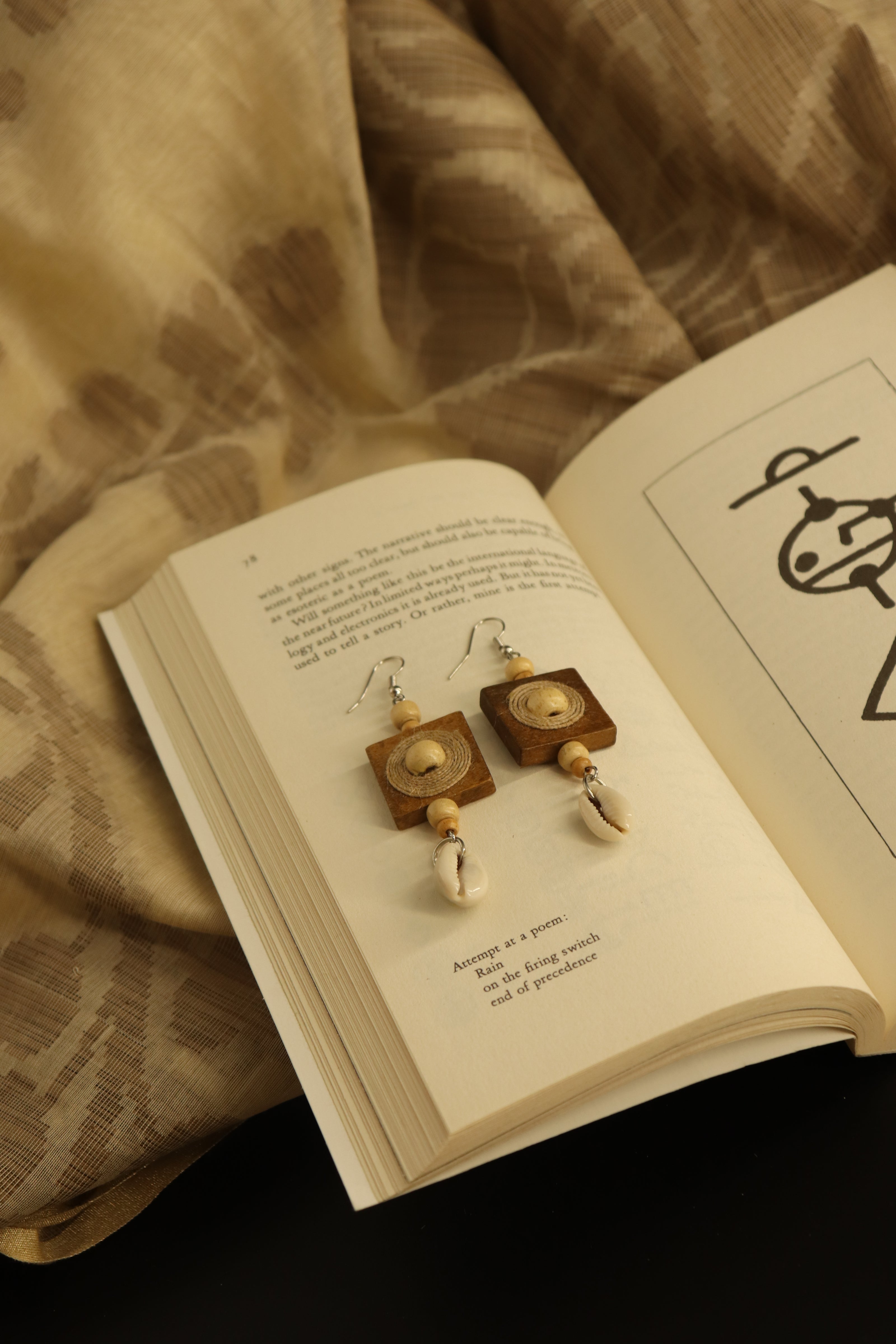 WHE Wood Cowry Earring