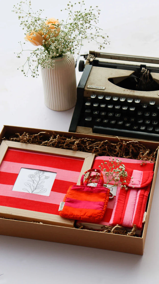 Ekatra Rosy Box Gift Set